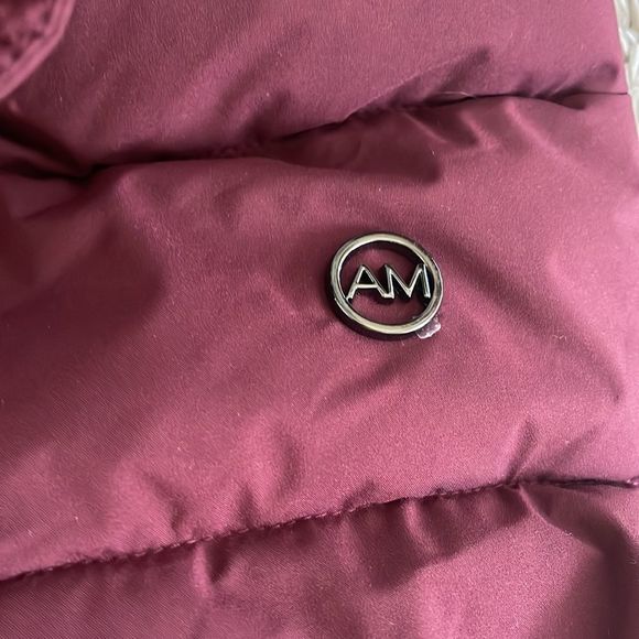 Woman’s Andrew Marc stretch long puffer coat - Picture 7 of 10